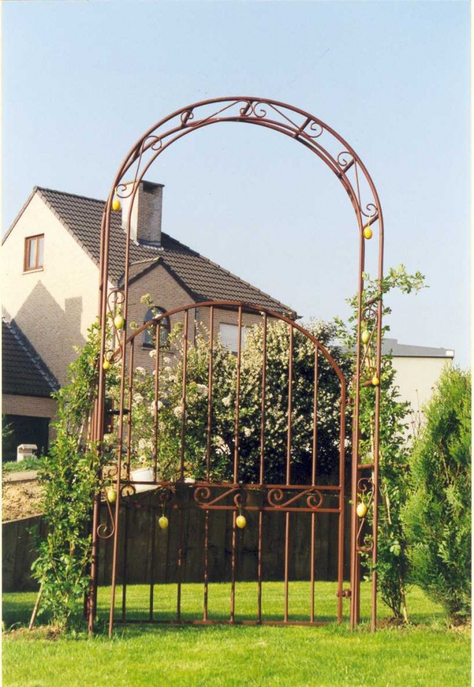 grille avec arche